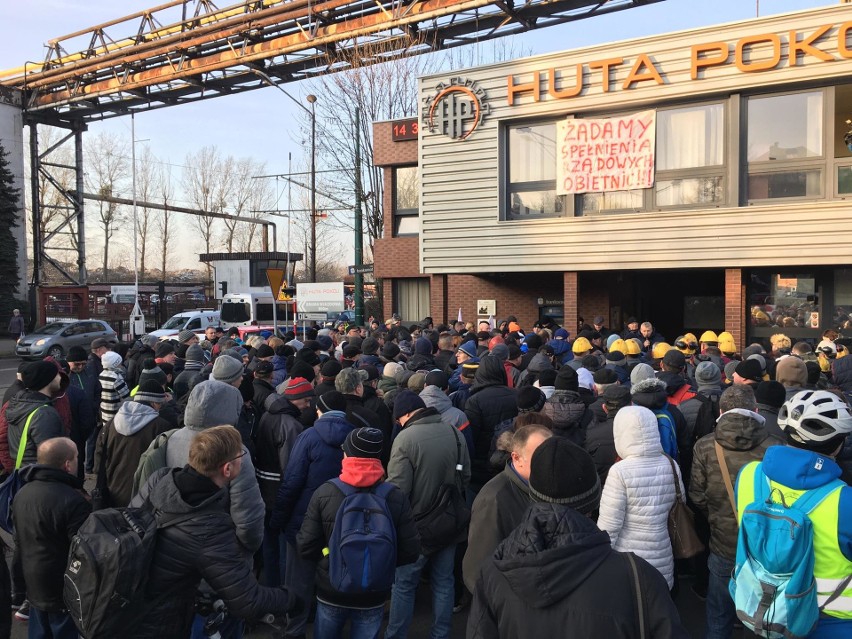Ruda Śląska: Wiec poparcia dla głodujących pracowników Huty...