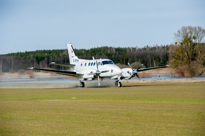 Beechcraft King Air C90 należy do rodziny dwusilnikowych...