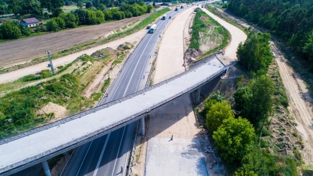 Jeszcze w 2021 roku otwarty zostanie jeden z trzech budowanych odcinków drogi S5 w naszym regionie.