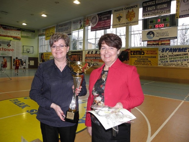 Od lewej Mariola Henszke i Małgorzata Kaczmarek na ostatnim meczu charytatywnym na rzecz hospicjum