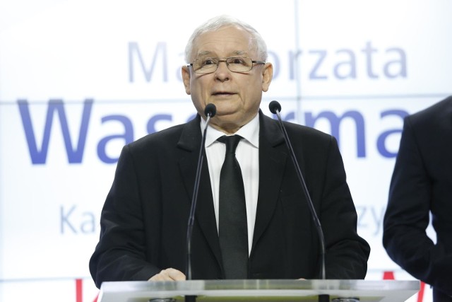 500+ dla emerytów: Jarosław Kaczyński wypowiedział się o projekcieJarosław Kaczyński wypowiedział się o 500+ dla emerytów w rozmowie z Super Expressem. Prezes PiS potwierdził, że o trwają rozmowy o 500+ dla emerytów na posiedzeniach rządu oraz na posiedzeniach kierownictwa Prawa i Sprawiedliwości.Kaczyński zaznaczył, że na szczegóły jest jeszcze zbyt wcześnie, jedno jest jednak pewne: środki na 500+ dla emerytów się znajdą.