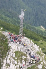 Tatry. W górach tłumy. Tworzą się korki pod szczytami