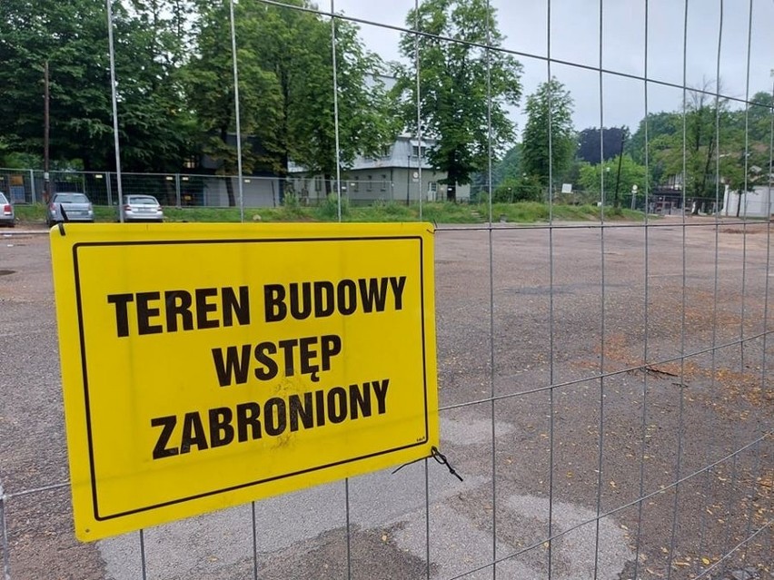 Oprócz budowy placu reprezentacyjnego, w Parku Zdrojowym...