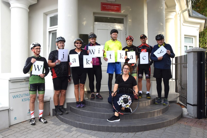 Rajd "W jak Witkacy" wyruszył 23.09.2023 z Ostrowi Mazowieckiej. Rowerzyści przejadą blisko 70 km. Po rajdzie odbędzie się wernisaż