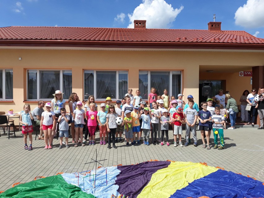 Czarnowiec. Piknik Rodzinny przy świetlicy