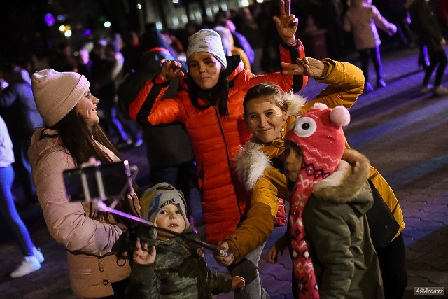 Nowy rok w Kozienicach witały hucznie różne pokolenia mieszkańców!