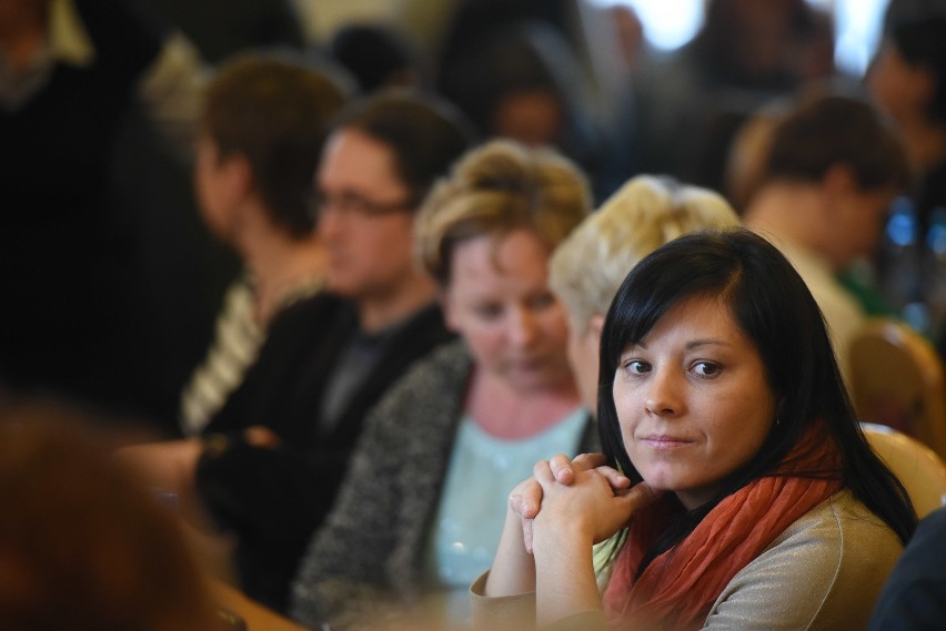 Szkoły w gminie Mierzęcice na razie zostają, nie będzie likwidacji [ZDJĘCIA + WIDEO]