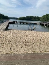 Krosno Odrzańskie: Wypadek na kąpielisku w Łochowicach. Dziewczynka rozcięła nogę w brodziku nad jeziorem Glibiel [ZDJĘCIA]