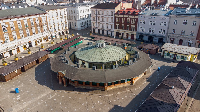 Kraków. Poranne, pandemiczne pustki. Miasto duchów z lotu ptaka