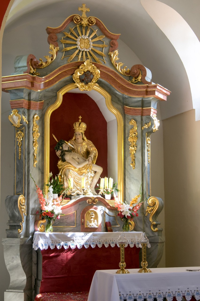 Kościół na Szwedzkiej Górce w Przydrożu Wielkim to jedna z najbardziej niezwykłych świątyń na Opolszczyźnie. Dlaczego?