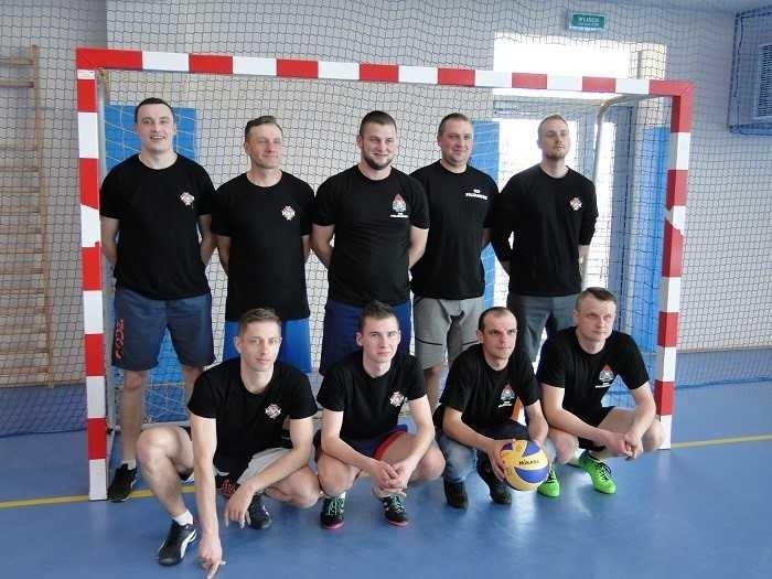 Reprezentacja ochotników z Wierzbna wygrała siatkarski turniej dla drużyn OSP z terenu gminy Koniusza 