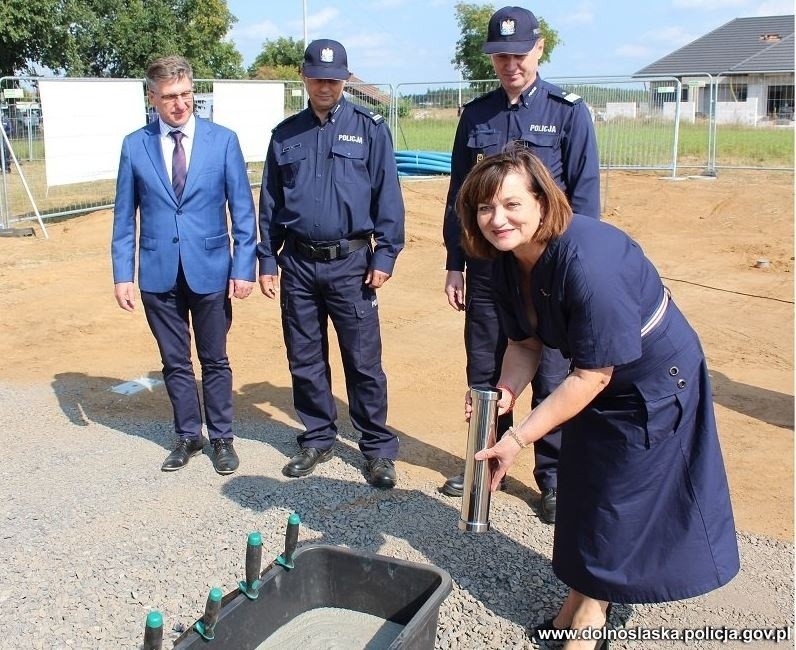 W Prochowicach powstaje pierwszy w Polsce posterunek policji...