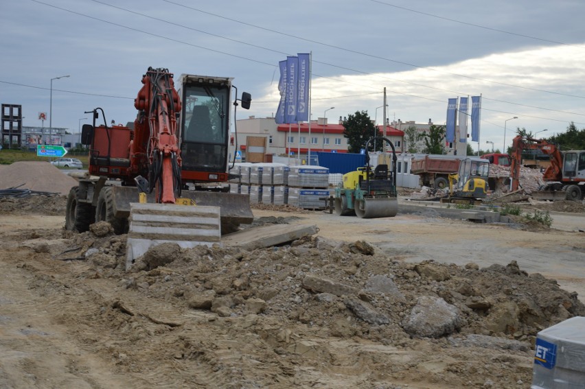 Tarnów. Budowa marketu zmieniła ich życie w koszmar, który trwa już pół roku [ZDJĘCIA]