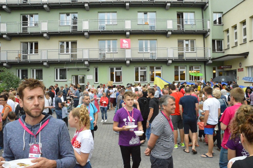 Myślenice. Spróbuj świata, czyli jak smakują Międzynarodowe Małopolskie Spotkania z Folklorem