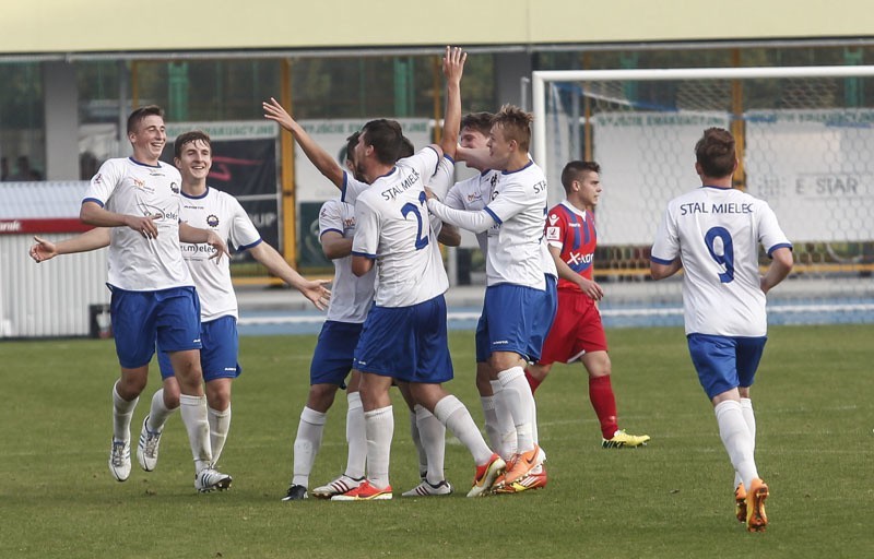 Stal Mielec pokonała na własnym stadionie Raków Częstochowa...