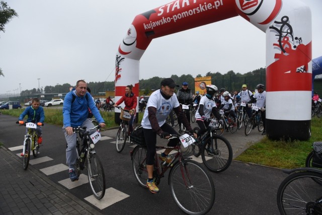 Pół tysiąca osób wzięło udział w dzisiejszym (23.09) rodzinnym rajdzie z cyklu „Kujawsko-Pomorskie na rowery”. Mierząca 20 km długości trasa w większości wiodła szlakiem Wiślanej Trasy Rowerowej.