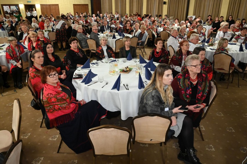 Federacja Kół Gospodyń Wiejskich Województwa Świętokrzyskiego będzie szkolić i sieciować. 265 osób na pierwszym spotkaniu - jest entuzjazm 
