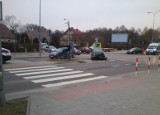 Zderzenie dwóch samochodów na skrzyżowaniu ul. Kołłątaja i Bacieczki