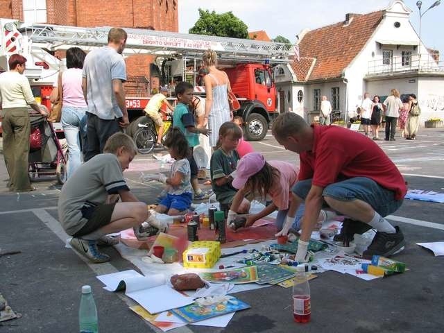 Święto ulicy PrzedzamczeZabawy malarskie na ulicy