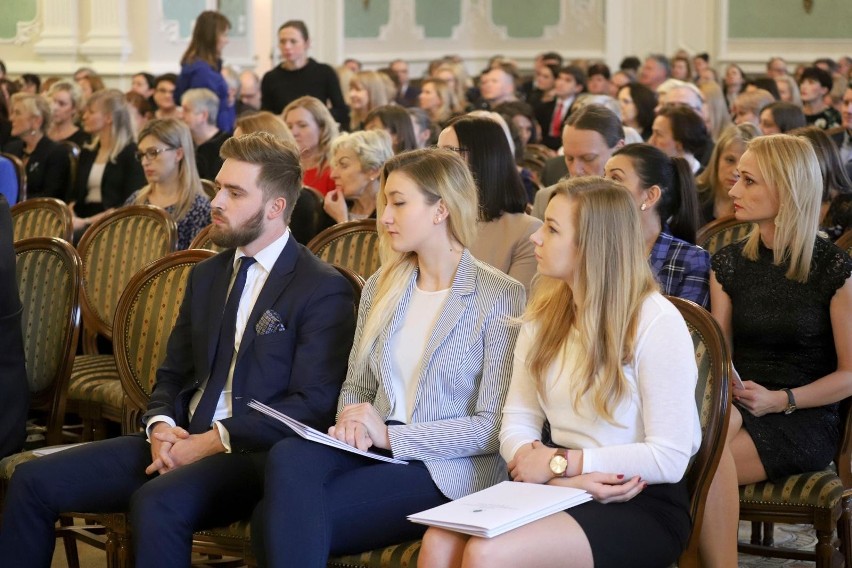 Za badania, granty i dydaktykę... Rektor UMB wręczył nagrody [ZDJĘCIA]