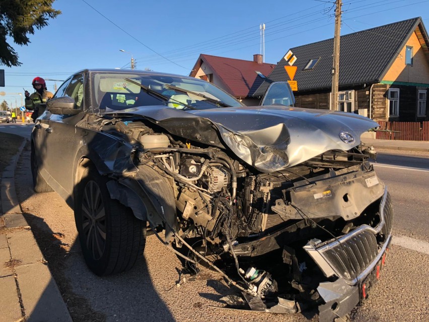 Knyszyn. Wypadek na skrzyżowaniu DK65 i DW671. Skoda...