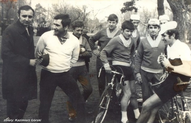 Kazimierz Górski (w białym swetrze) wraz ze swoimi podopiecznymi - 1970 rok.