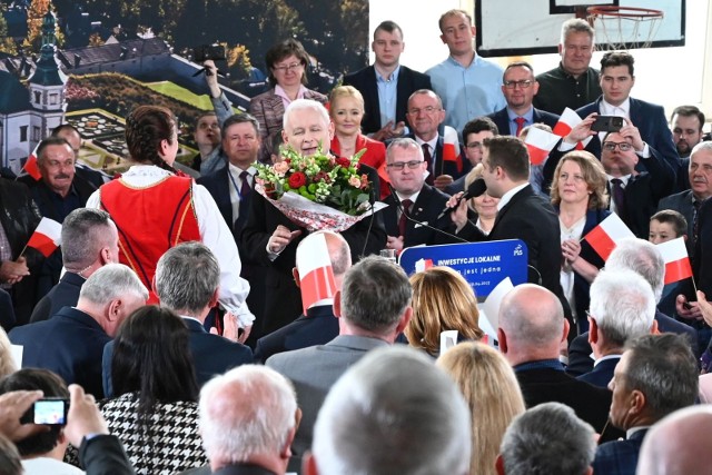 Jarosław Kaczyński podczas wizyty w Piekoszowie. Więcej na kolejnych zdjęciach.