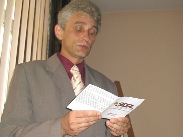 Marek Kisio był związany z SLD, SdPl, PO. W ostatnich wyborach samorządowych reprezentował Stargard XXI, stowarzyszenie firmowane przez prezydenta miasta.