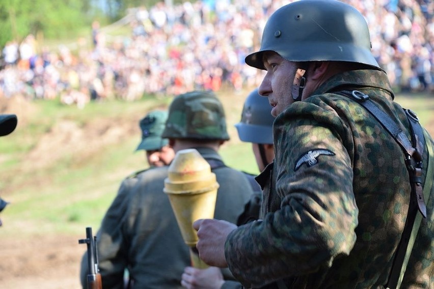 Rekonstrukcja bitwy z końca lipca 1944 roku z okolic...