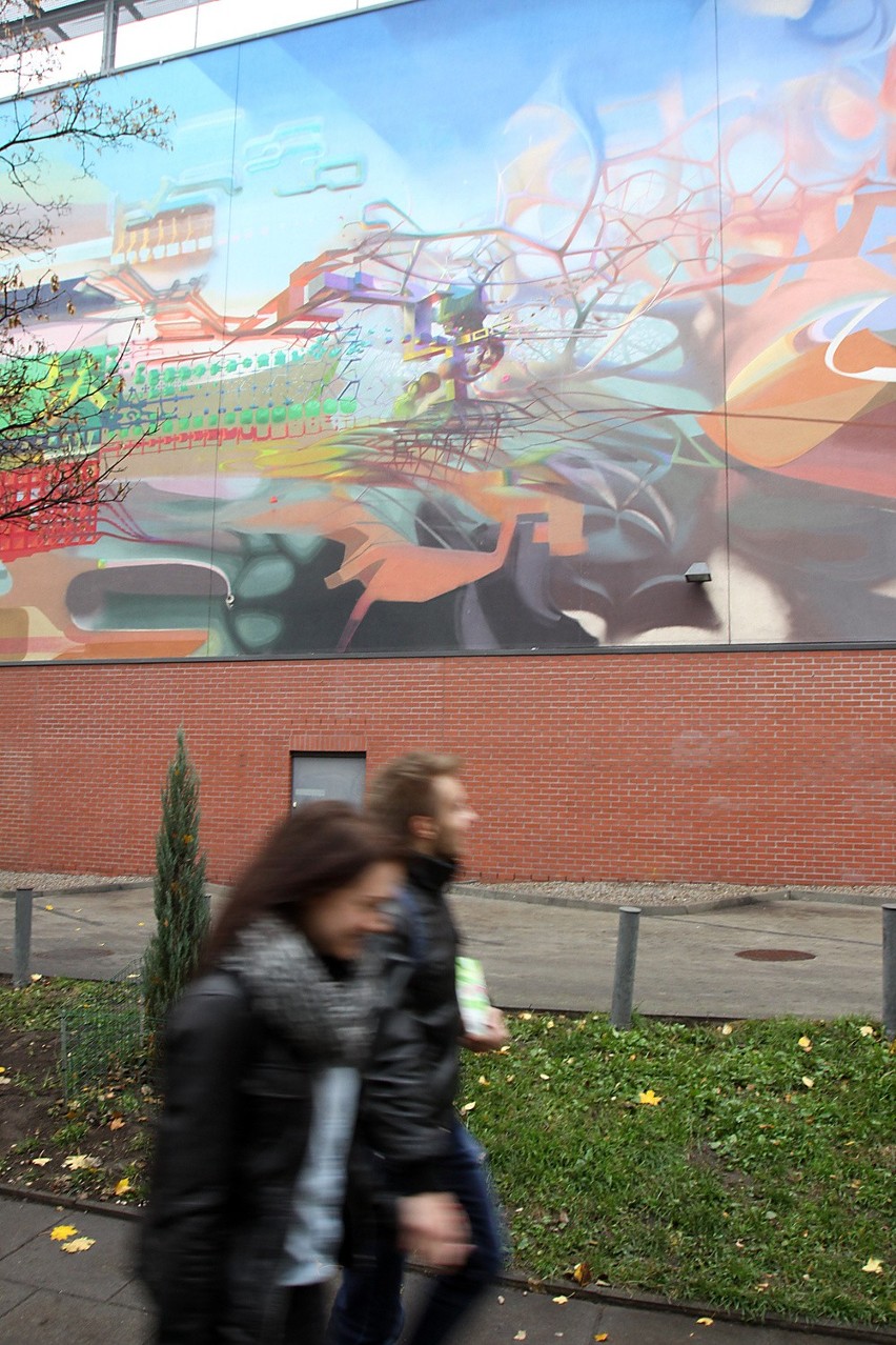 Tak wygląda mural na ścianie Galerii Urban Forms