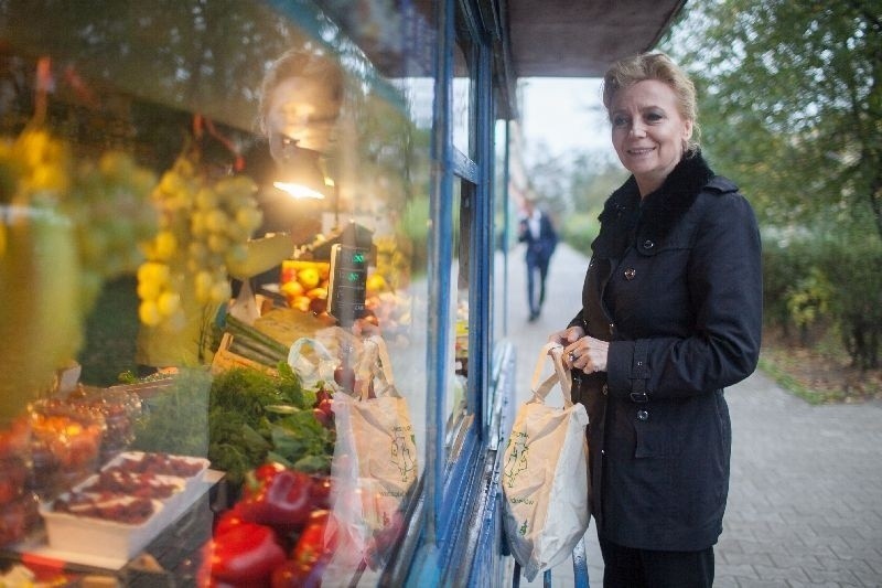 Prezydent Zdanowska zakupy robi w osiedlowym sklepiku na...