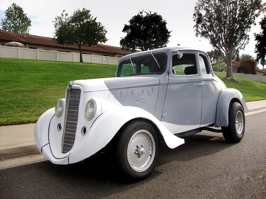 1933. Willys 77 Coupe. Willys ma licznych zwolenników. Był...