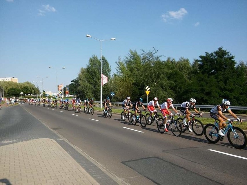 Tour de Pologne 2017 w Jastrzębiu. Kolarze mkną przed siebie