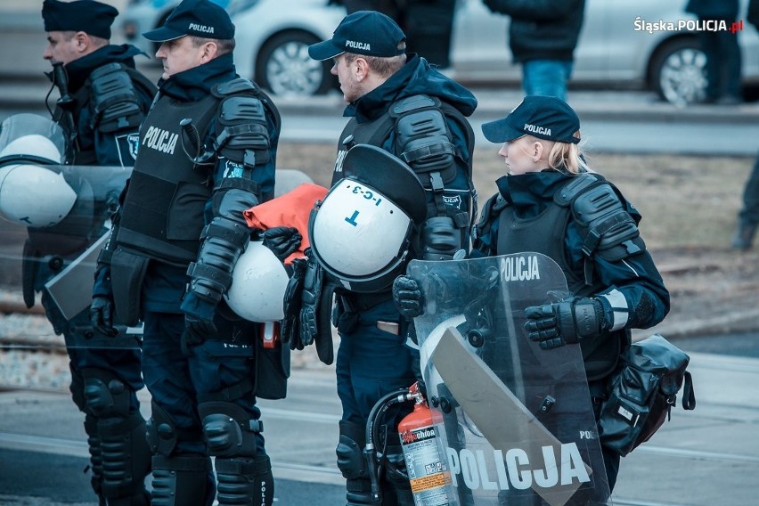 Policjantki na COP24: Wielogodzinne służby wymagają od nich...