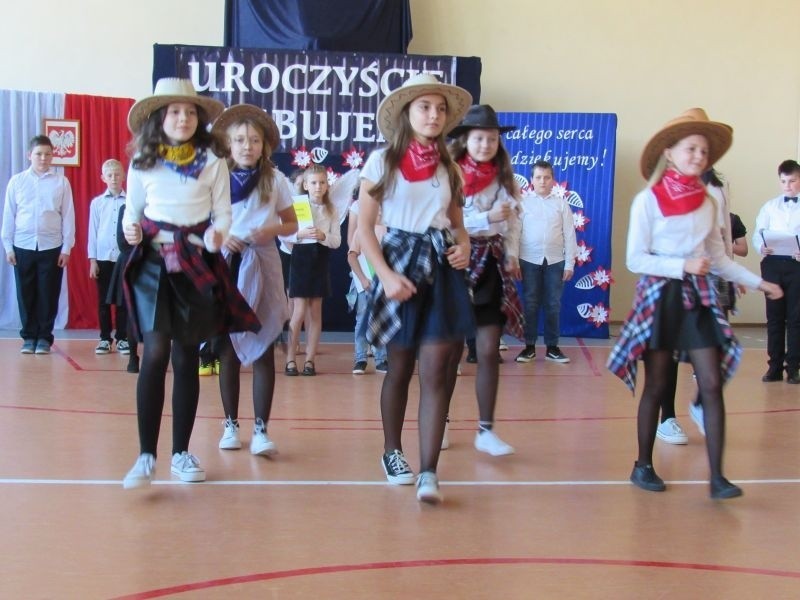 Szkoły w gminie Włoszczowa świętowały Dzień Edukacji Narodowej. Zobaczcie zdjęcia