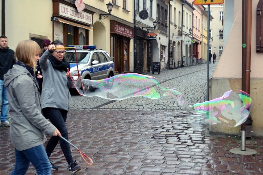 Manifestacji antyimigracyjnej w Bielsku-Białej towarzyszył...