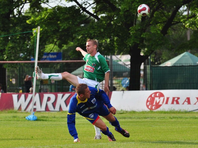 Daniel Barzyński (w zielonej koszulce) rozegrał bardzo dobre spotkanie przeciwko MKS Kutno.