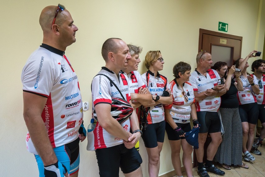 Przemierzają Polskę na rowerach i pomagają hospicjom [ZDJĘCIA]