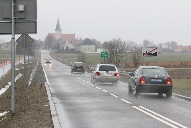 W 2015 r. samorząd województwa na inwestycje drogowe wydał 40 mln zł. Zmodernizowano m.in. drogę wojewódzką nr 414 między Górkami a Chrząszczycami.