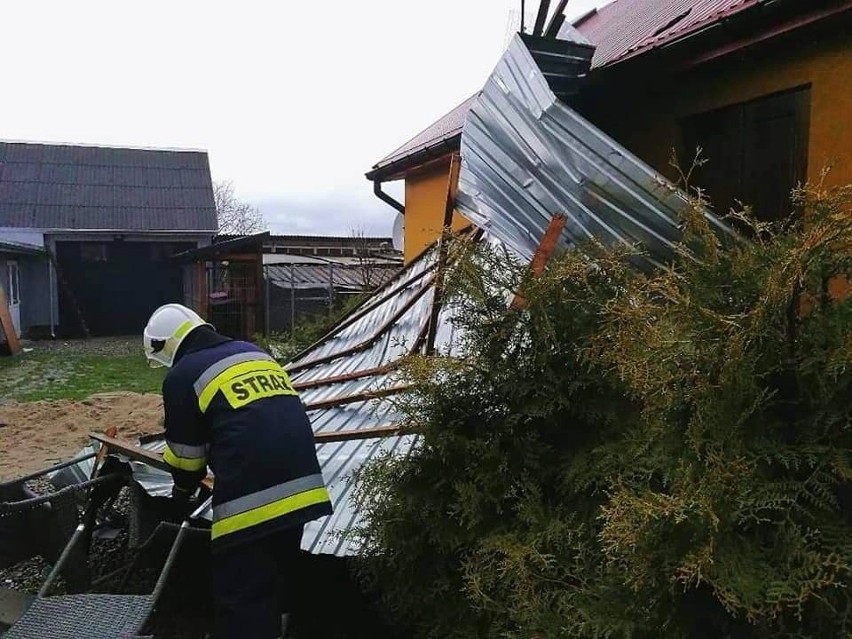 Lubelskie: Atak wichury. Pozrywane dachy, zalane budynki, połamane drzewa. Zobacz zdjęcia