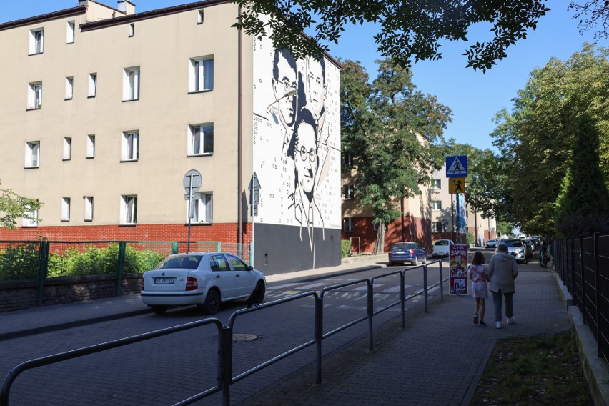 Polacy, którzy złamali szyfr Enigmy, zostali uwiecznieni na muralu w Katowicach