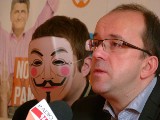 Ruch Palikota pozakłada maski "oburzonych" na łódzkie pomniki 