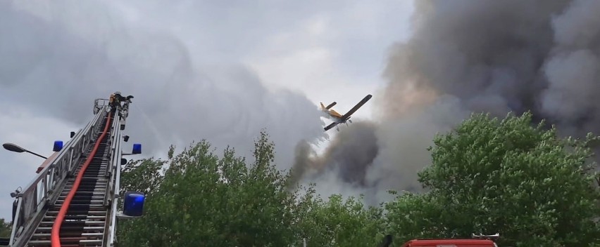 W akcji gaszenia pożaru biorą udział dwa samoloty gaśnicze