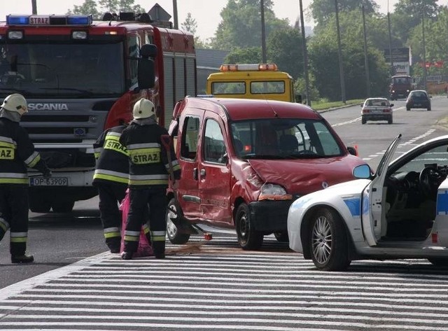 Wypadek na skrzyżowaniu Sosnkowskiego z Pużaka w Opolu.