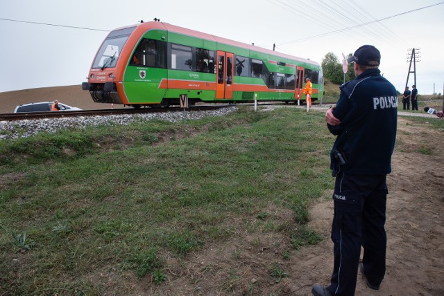 Eksperyment procesowy po tragicznym wypadku na przejeździe kolejowym w miejscowości Pniewite wykazał zaniedbania PKP.