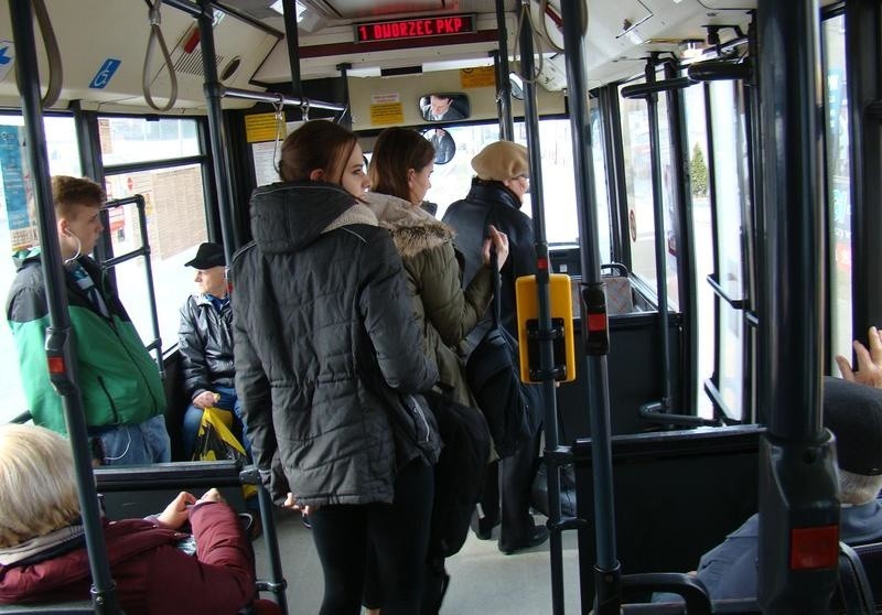 W autobusach w Oświęcimiu będą wyznaczone miejsca dla starszych, kobiet w ciąży i niepełnosprawnych