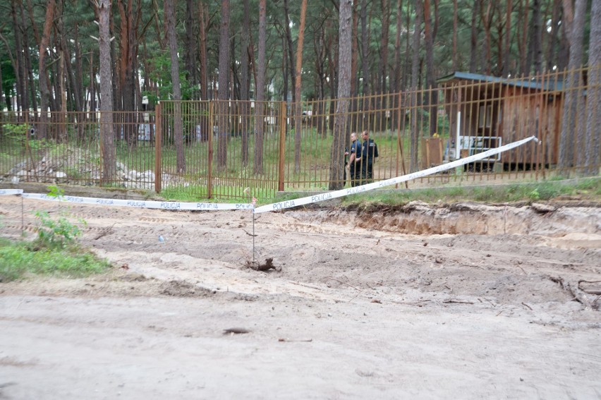 Robotnicy pracujący przy pracach modernizacyjnych odcinaka...