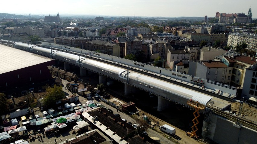 Kraków. Coraz większe postępy w budowie przystanku kolejowego na Grzegórzkach [ZDJĘCIA]