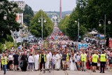 Rozpoczęcie dorocznego szczytu pielgrzymkowego. Na Jasną Górę przybywają tłumy wiernych