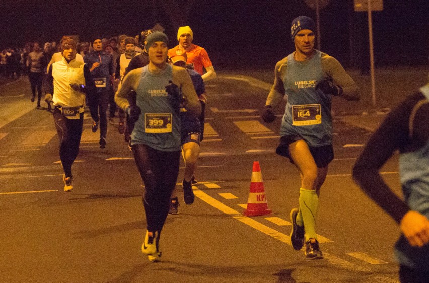 Trzecia Dycha do Maratonu 2018. Nocne marki biegowe w akcji (ZDJĘCIA, WIDEO)